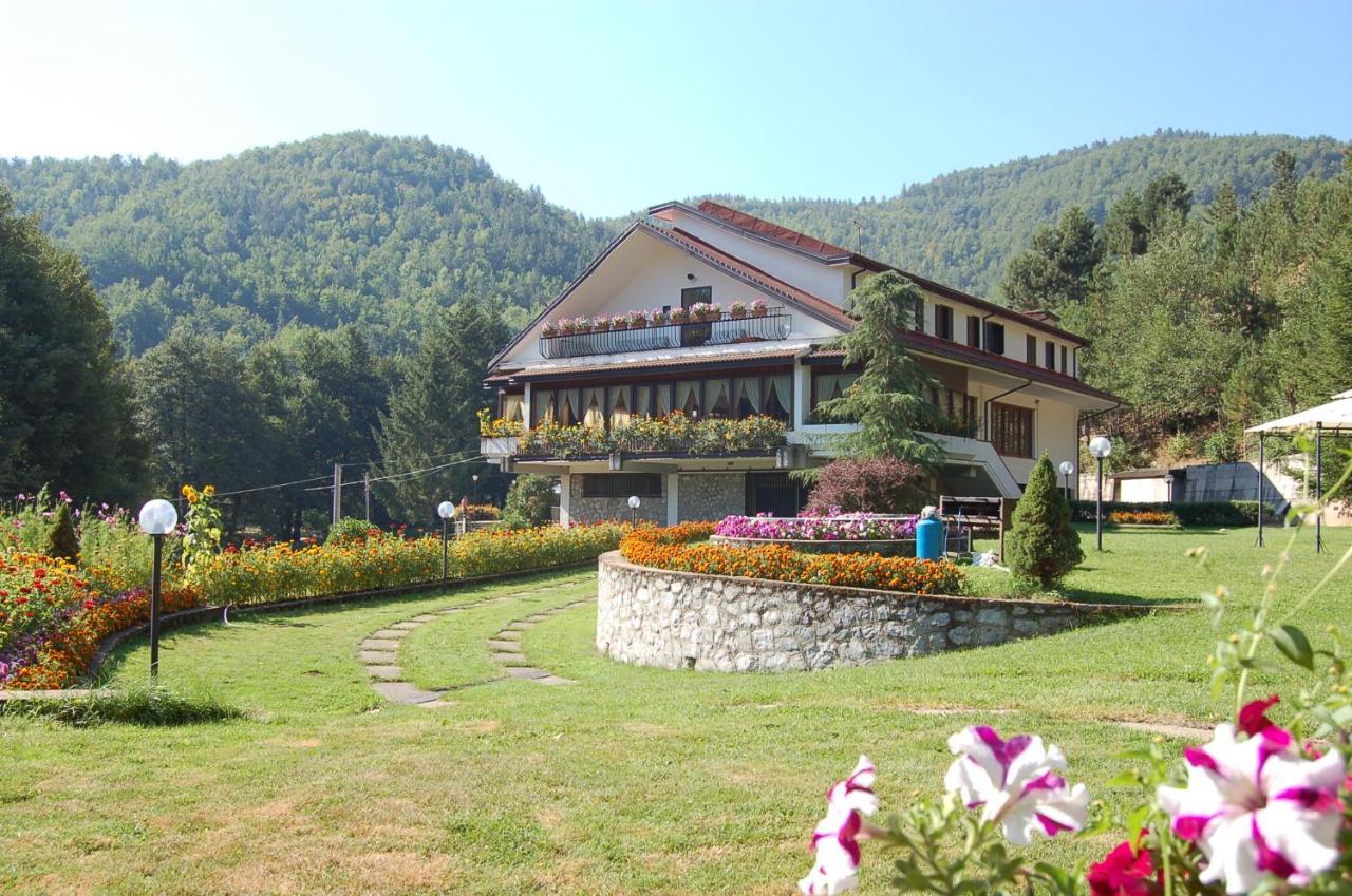 Hotel Lo Sciatore Cotronei Εξωτερικό φωτογραφία