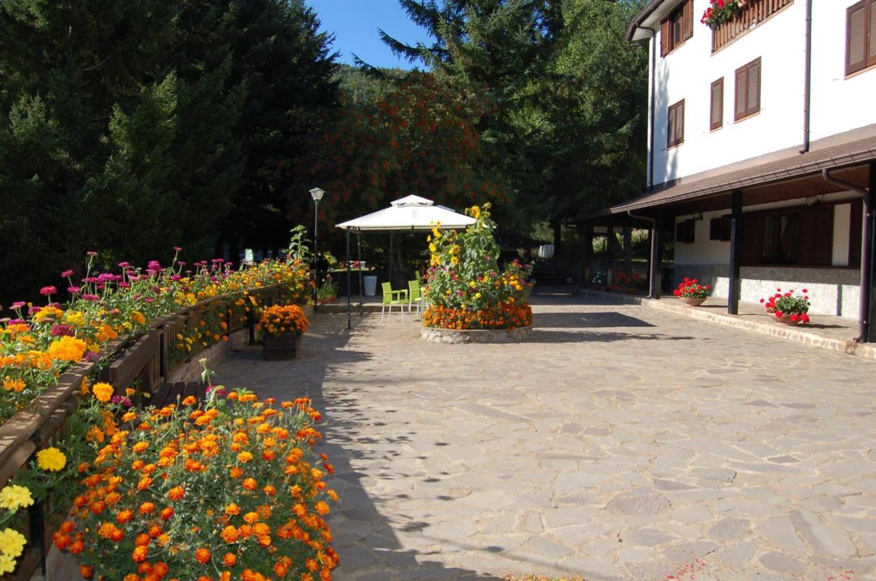Hotel Lo Sciatore Cotronei Εξωτερικό φωτογραφία